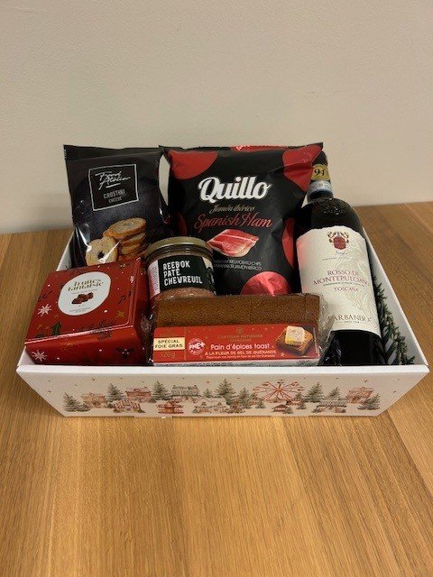Kerst verwenpakket wijn & delicatessen